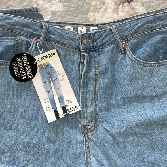 Classic Mom Jeans - Picture 2 of 3